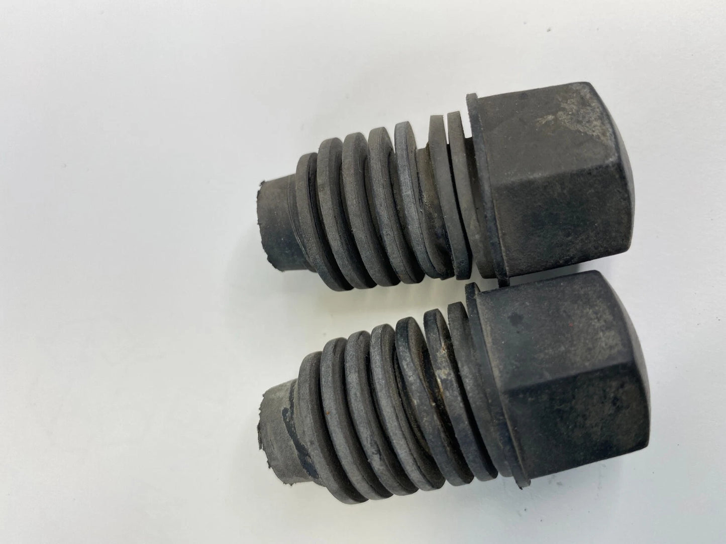 2006-2011 BUICK LUCERNE FRONT HOOD RUBBER CUSHION BUFFER STOPPER BUMPER SET OEM