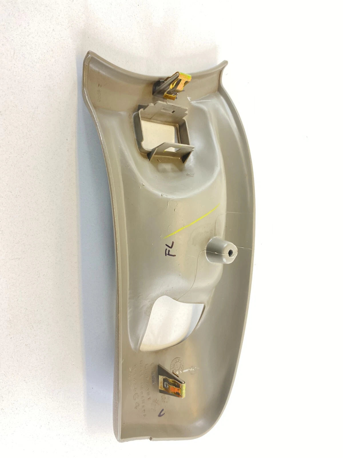 2004-2007 CHEVROLET IMPALA FRONT LEFT INNER DOOR HANDLE SWITCH BEZEL 10345564