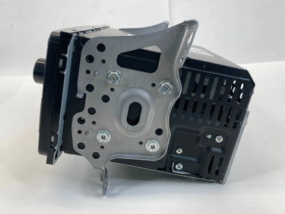 09 10 11 TOYOTA YARIS AM / FM RADIO CD CASSETTE PLAYER RECEIVER 86120-52A20 OEM