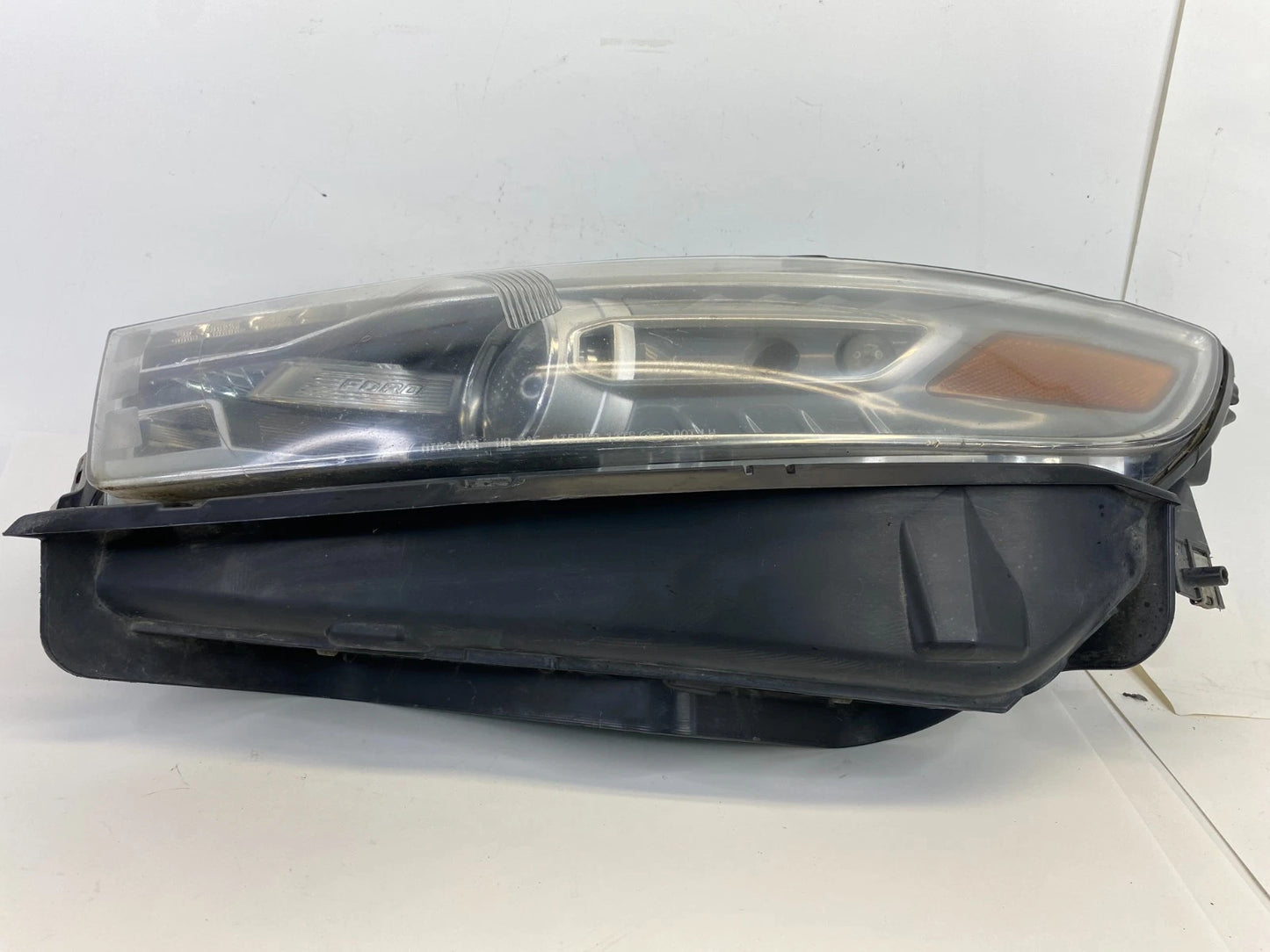 2013-2019 FORD TAURUS LEFT DRIVER HEADLIGHT HEADLAMP HALOGEN DG13-13006-DF OEM