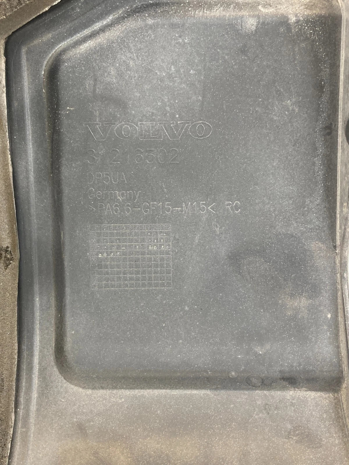 2007-2015 VOLVO XC70 XC60 S80 3.2L UPPER TOP ENGINE COVER LID CAP 31216502 OEM