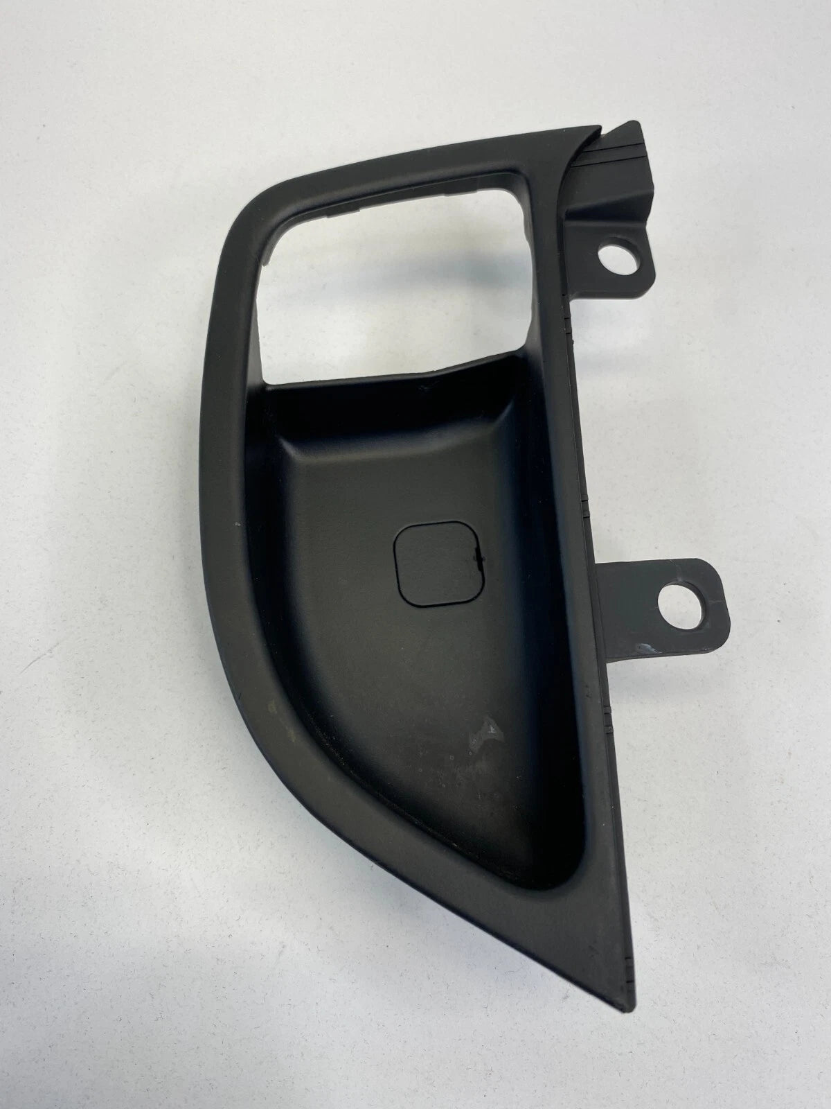 11-16 HYUNDAI ELANTRA REAR LEFT INNER DOOR HANDLE TRIM BEZEL COVER 83611-MD100