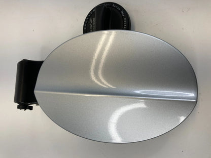 06-11 MERCEDES CLS500 FUEL FILLER TANK DOOR GAS LID W/ CAP UNIT A2105849717 OEM