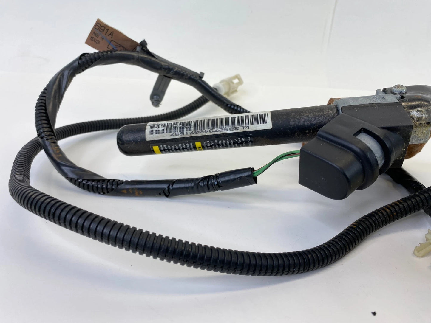 03-05 MOUNTAINEER 04 05 EXPLORER FRONT LEFT DRIVER SIDE SEAT BELT BUCKLE END OEM