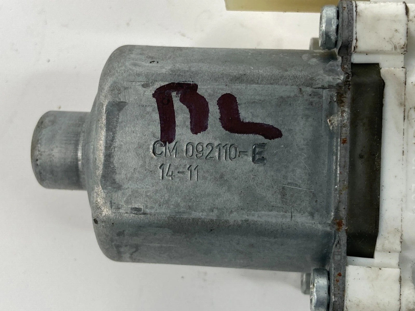 2006-2013 CHEVROLET IMPALA REAR LEFT DOOR POWER WINDOW MOTOR 0130822260 OEM