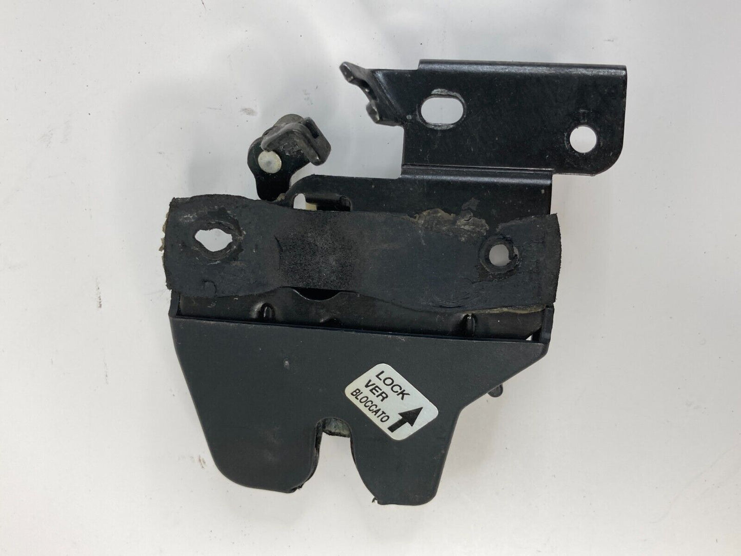 2002-2005 Hyundai Sonata SEDAN Rear Trunk Lock Latch Actuator Release Assy OEM