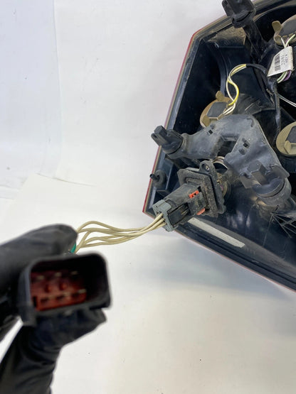 08-10 CHRYSLER 300 SEDAN REAR RIGHT SIDE TAILLIGHT TAIL LIGHT TAILLAMP LAMP OEM