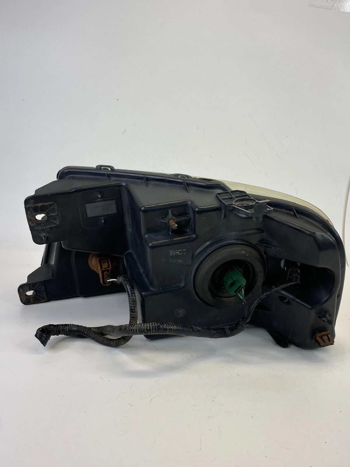 2004-2008 FORD F-150 FRONT RIGHT PASSENGER HEADLIGHT HEADLAMP 4L3X-13005-A OEM