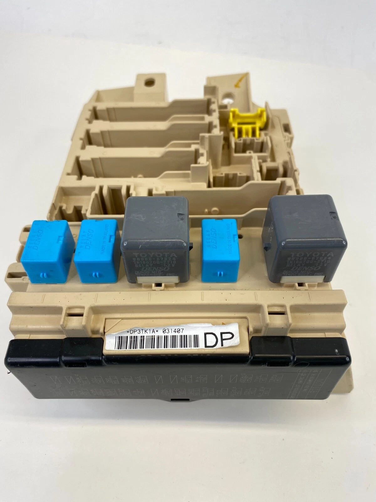 2006-2008 TOYOTA SOLARA 3.3L CONVERTIBLE INTERIOR UNDER DASH FUSE RELAY BOX OEM