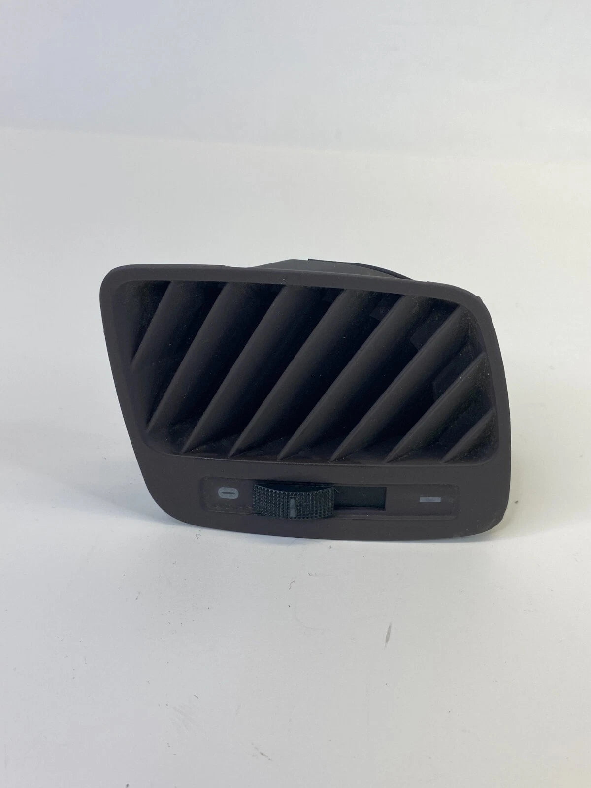 98-04 AUDI A6 QUATTO LEFT SIDE UPPER DASH AC AIR VENT GRILLE DEFROST 4B0-819-793