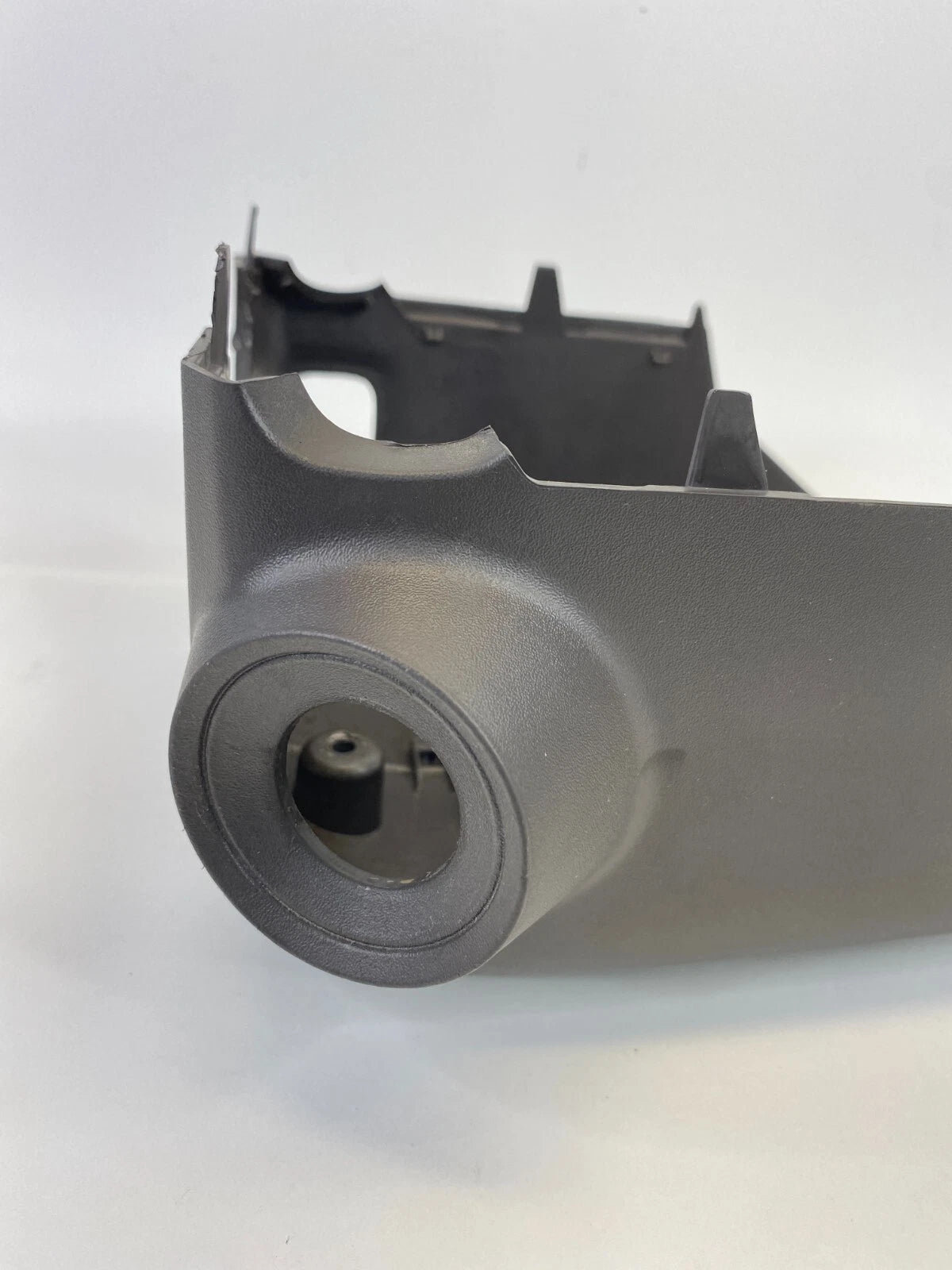 2008-2014 CADILLAC CTS STEERING COLUMN LOWER COVER TRIM SHROUD 25925644 OEM