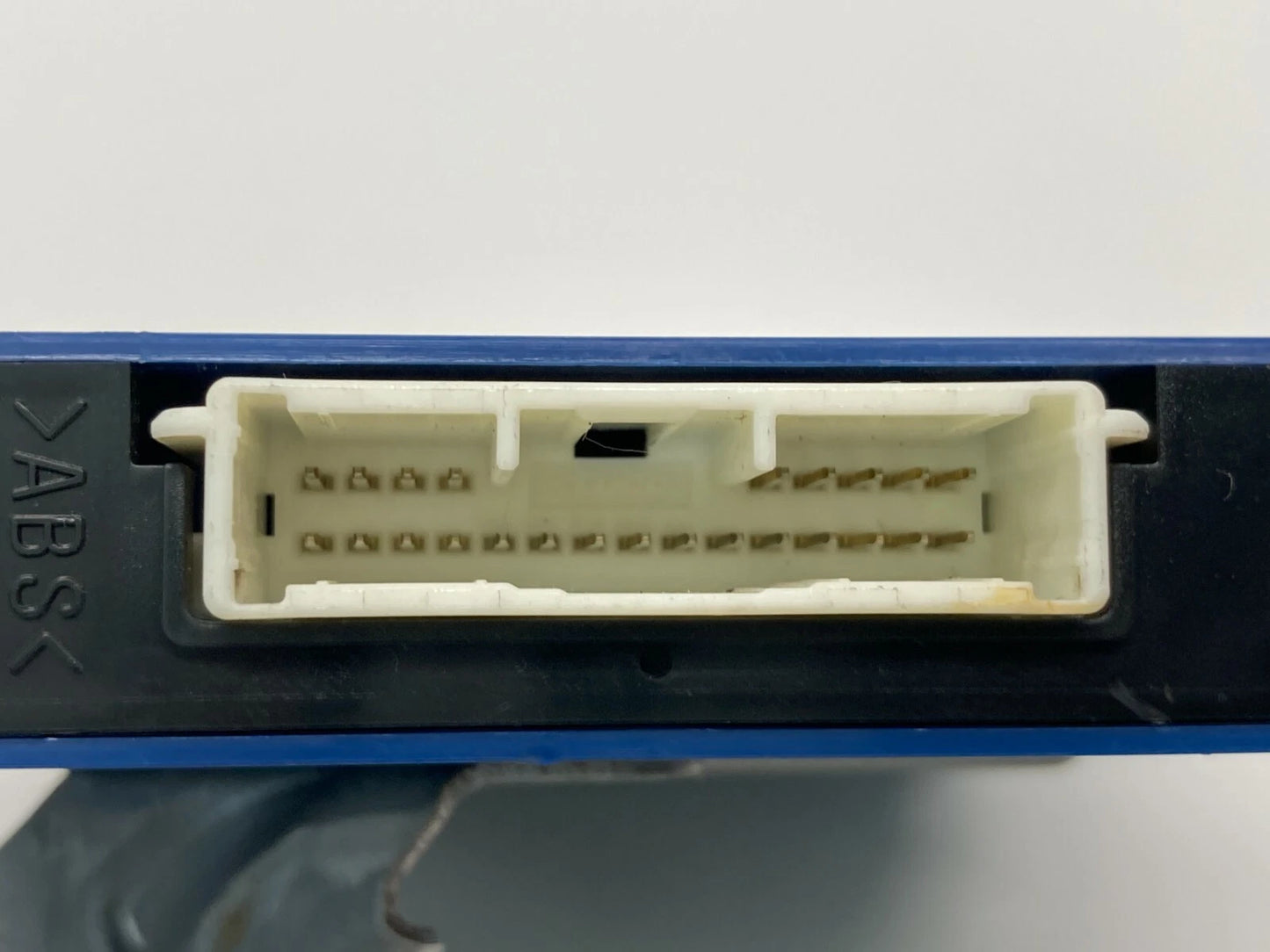 2005 TOYOTA PRIUS 1.5L NETWORK GATEWAY COMPUTER CONTROL MODULE 89111-47030 OEM