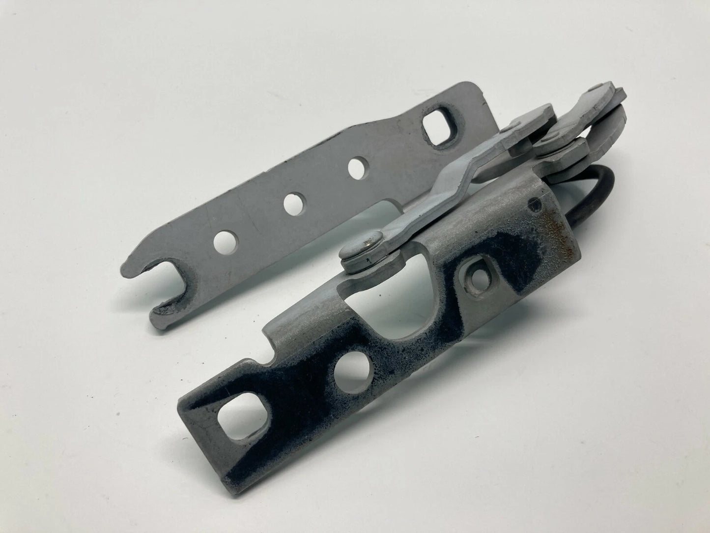 2002 2003 2004 2005 BMW 745i 745Li Right Passenger Hood Hinge RH OEM