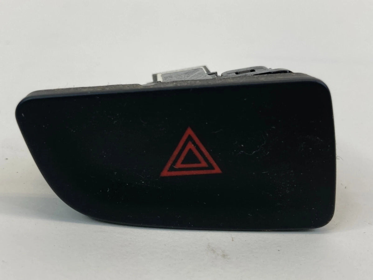 2014 2015 CHEVROLET MALIBU DASH HAZARD WARNING CONTROL SWITCH BUTTON 23191937