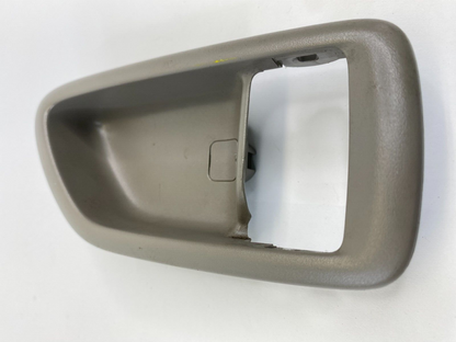 2001-2004 Toyota Sequoia Rear Right Side Interior Door Handle Bezel 69277-AC010