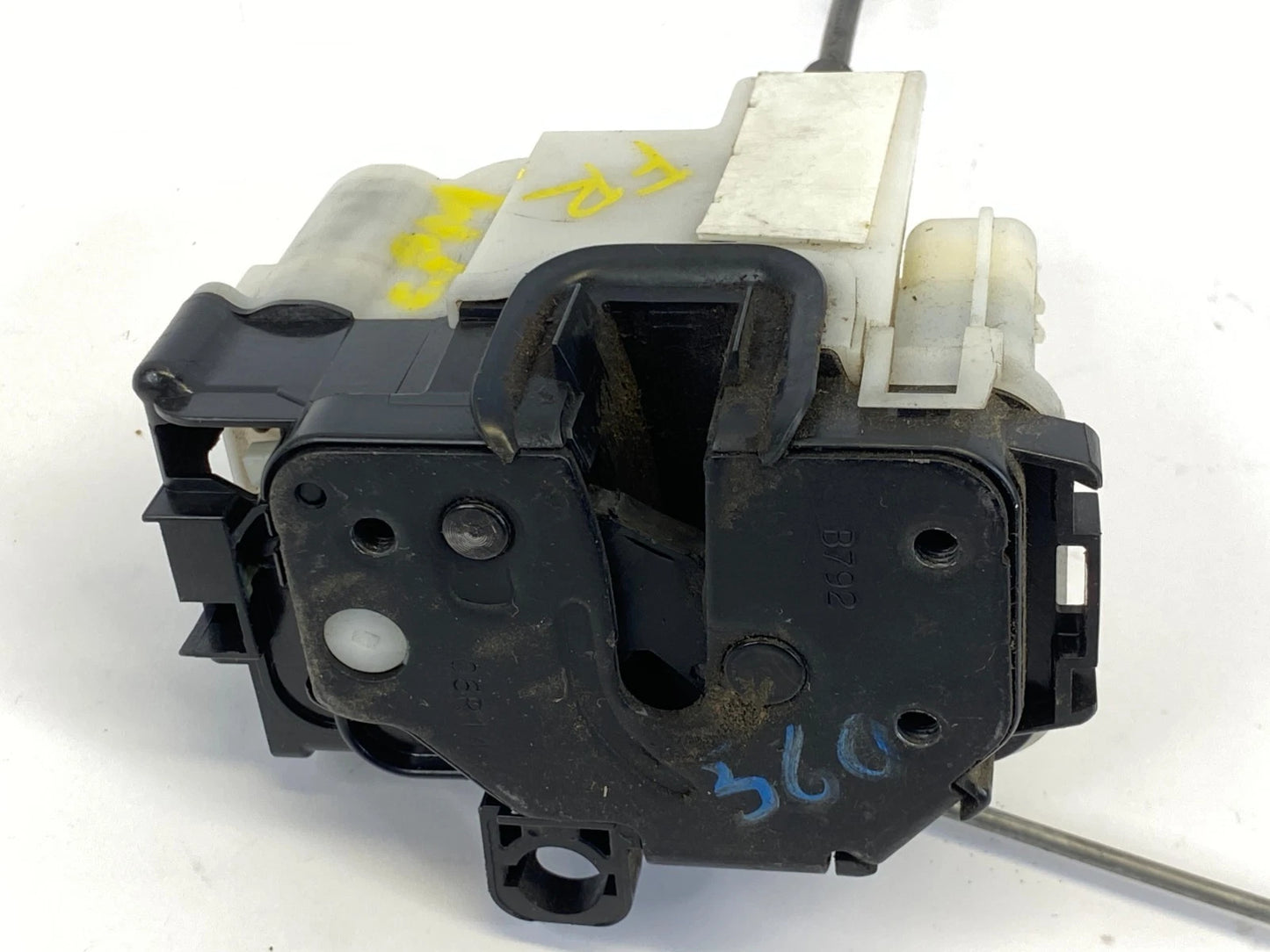 12-19 FIAT 500 FRONT RIGHT PASSENGER SIDE DOOR LATCH MECHANISM 68194742AB OEM