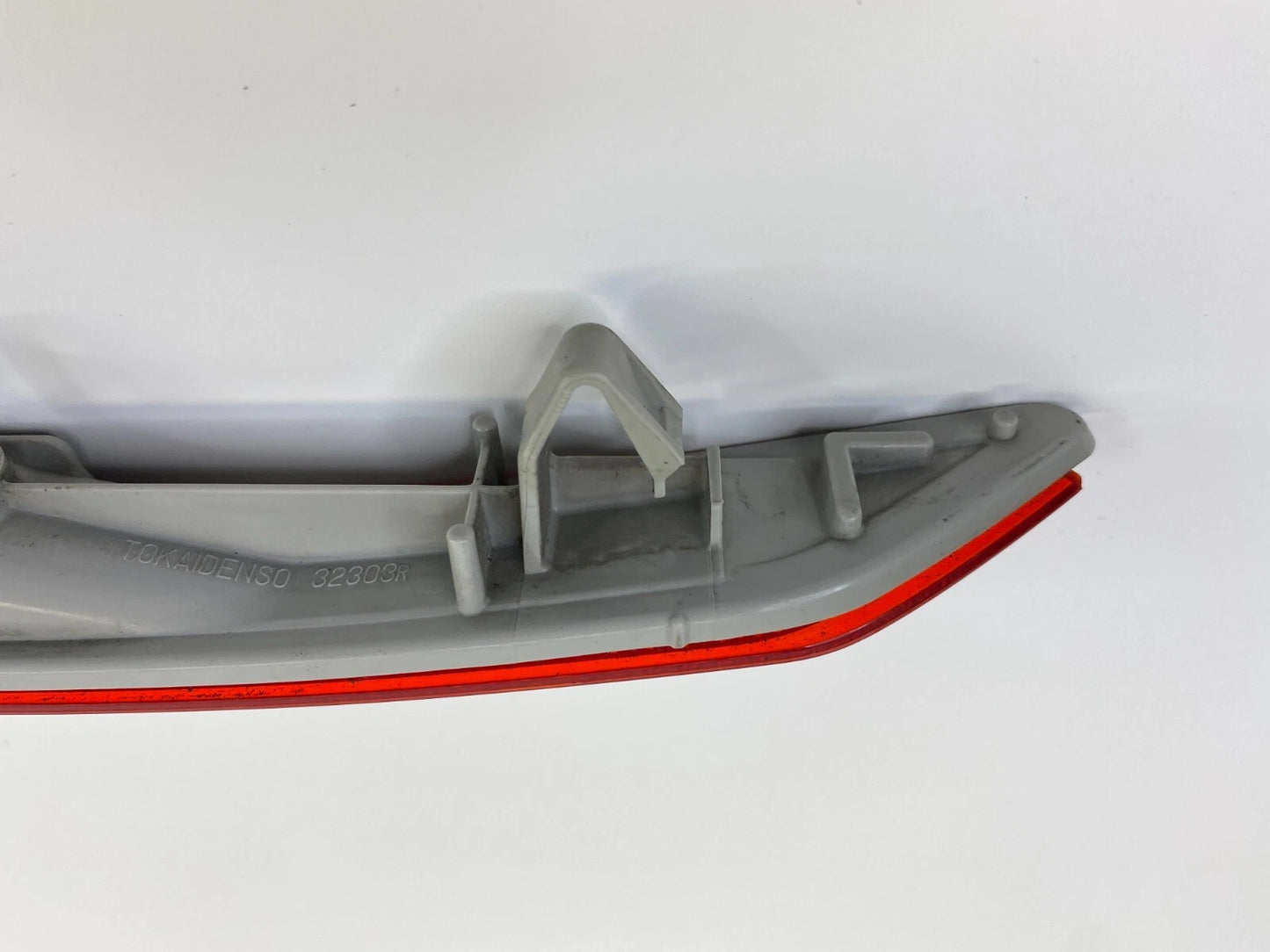 2009-2018 SUBARU FORESTER REAR BUMPER RIGHT OUTER SIDE REFLECTOR LAMP 32303R OEM