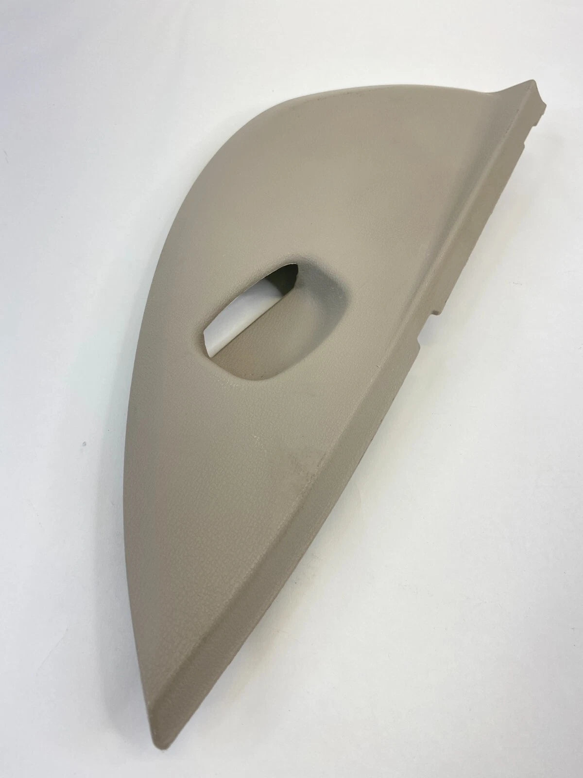 06-08 HYUNDAI SONATA FRONT RIGHT PASSENGER DASH END CAP TRIM COVER 84767-3K100