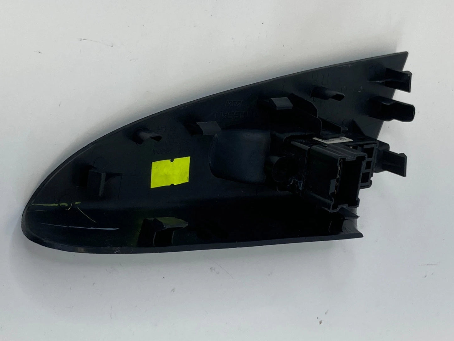 13-16 NISSAN SENTRA REAR LEFT DOOR WINDOW CONTROL SWITCH W/ BEZEL OEM 829613SG0A