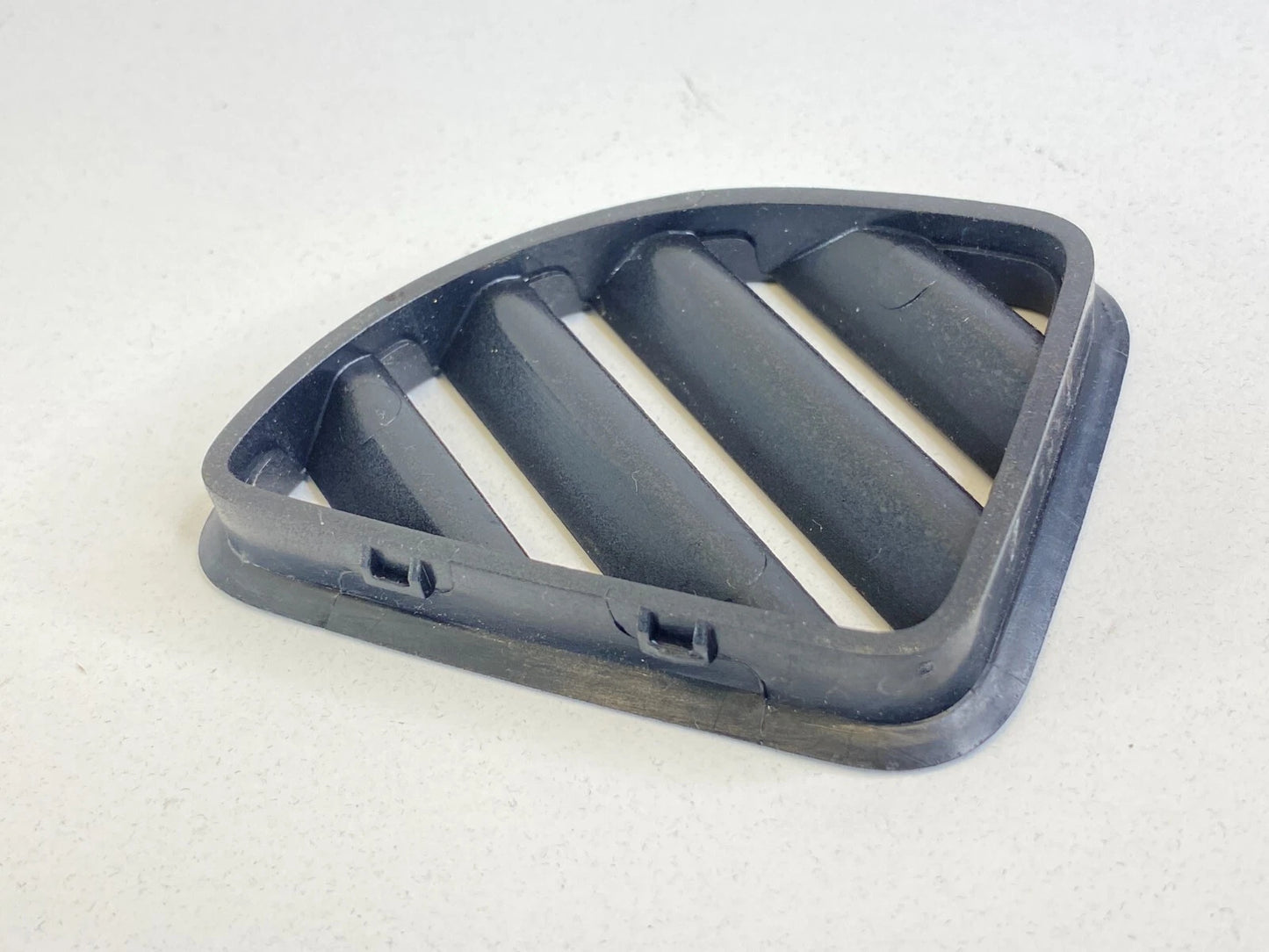2010 2011 2012 DODGE CALIBER DASH LEFT DRIVER AC AIR VENT DEFROSTER GRILLE OEM