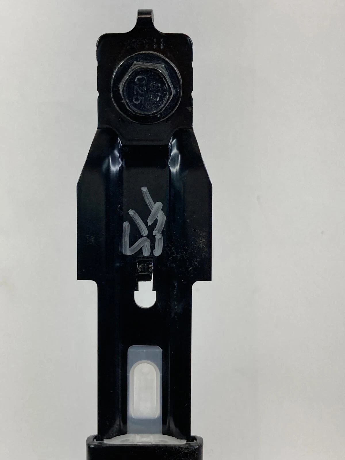 2012-2017 HYUNDAI ACCENT FRONT RIGHT PASSENGER SIDE SEAT BELT HEIGHT ADJUSTER