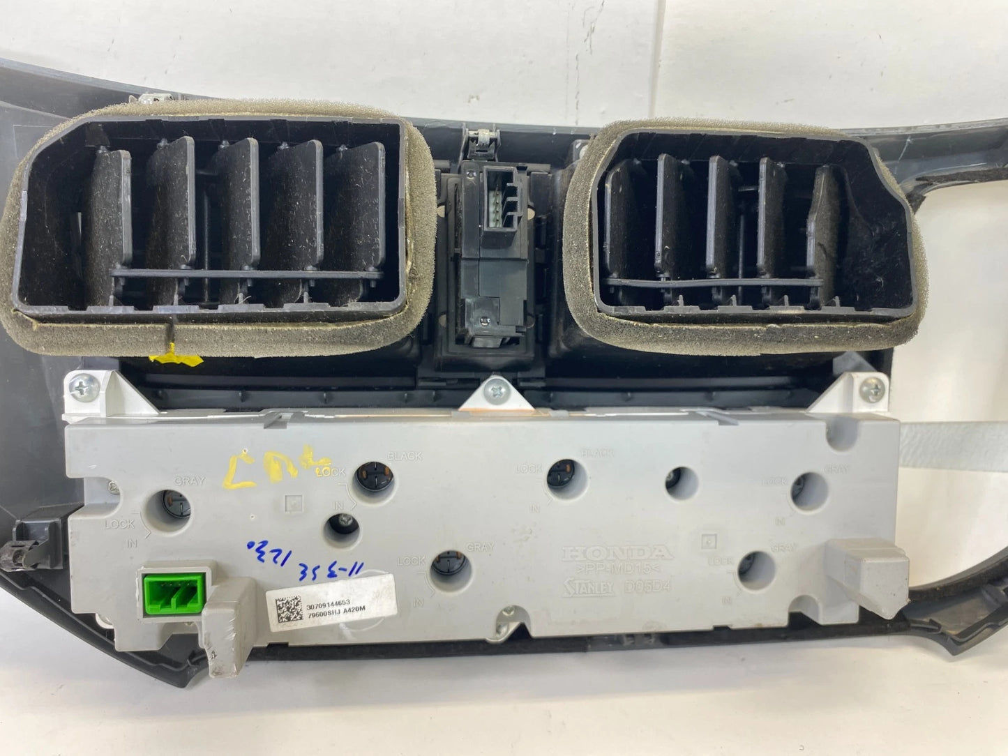05-10 HONDA ODYSSEY DASH CLIMATE CONTROL PANEL A/C VENT W BEZEL 77250SHJA220 OEM