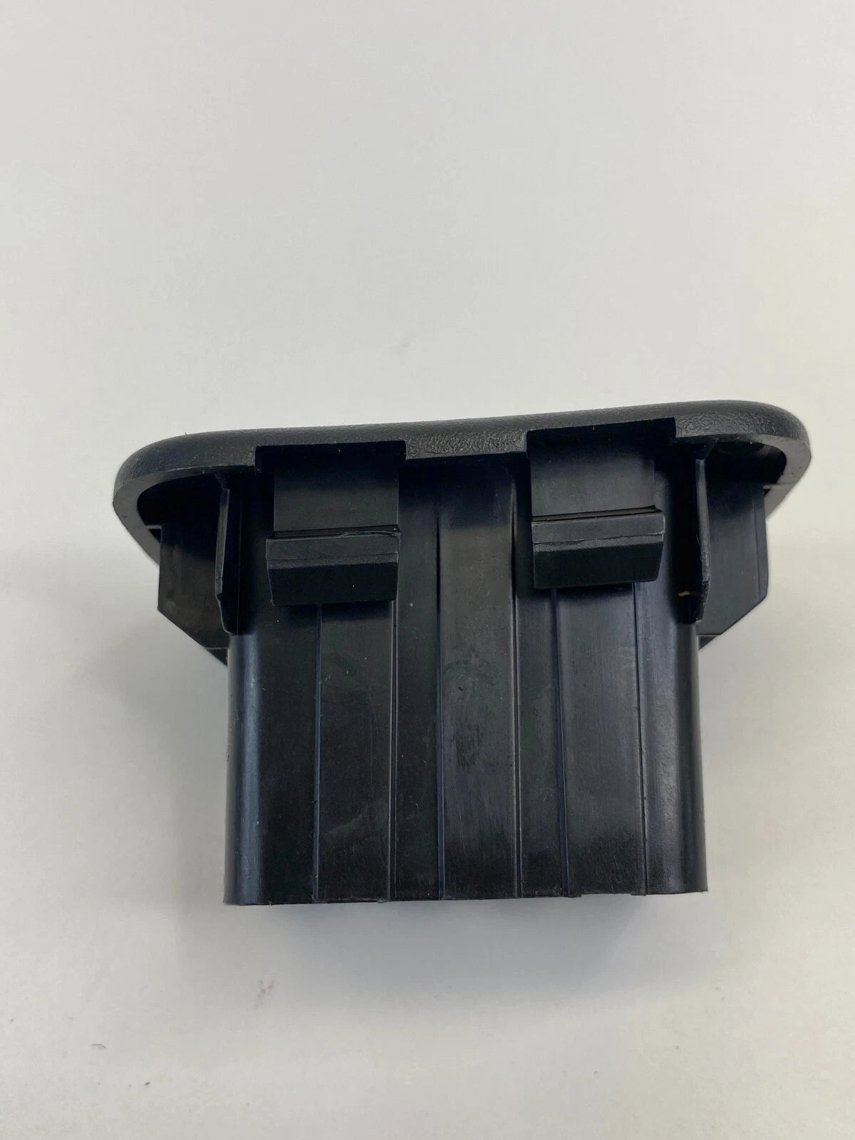2009-2012 CHEVROLET TRAVERSE FRONT RIGHT DEFROSTER DEFOGGER AIR VENT GRILLE OEM