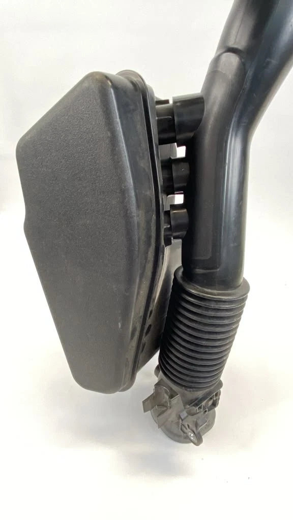 2010-2015 TOYOTA PRIUS 1.8L HYBRID AIR INTAKE RESONATOR BOX UNIT OEM 1775037010