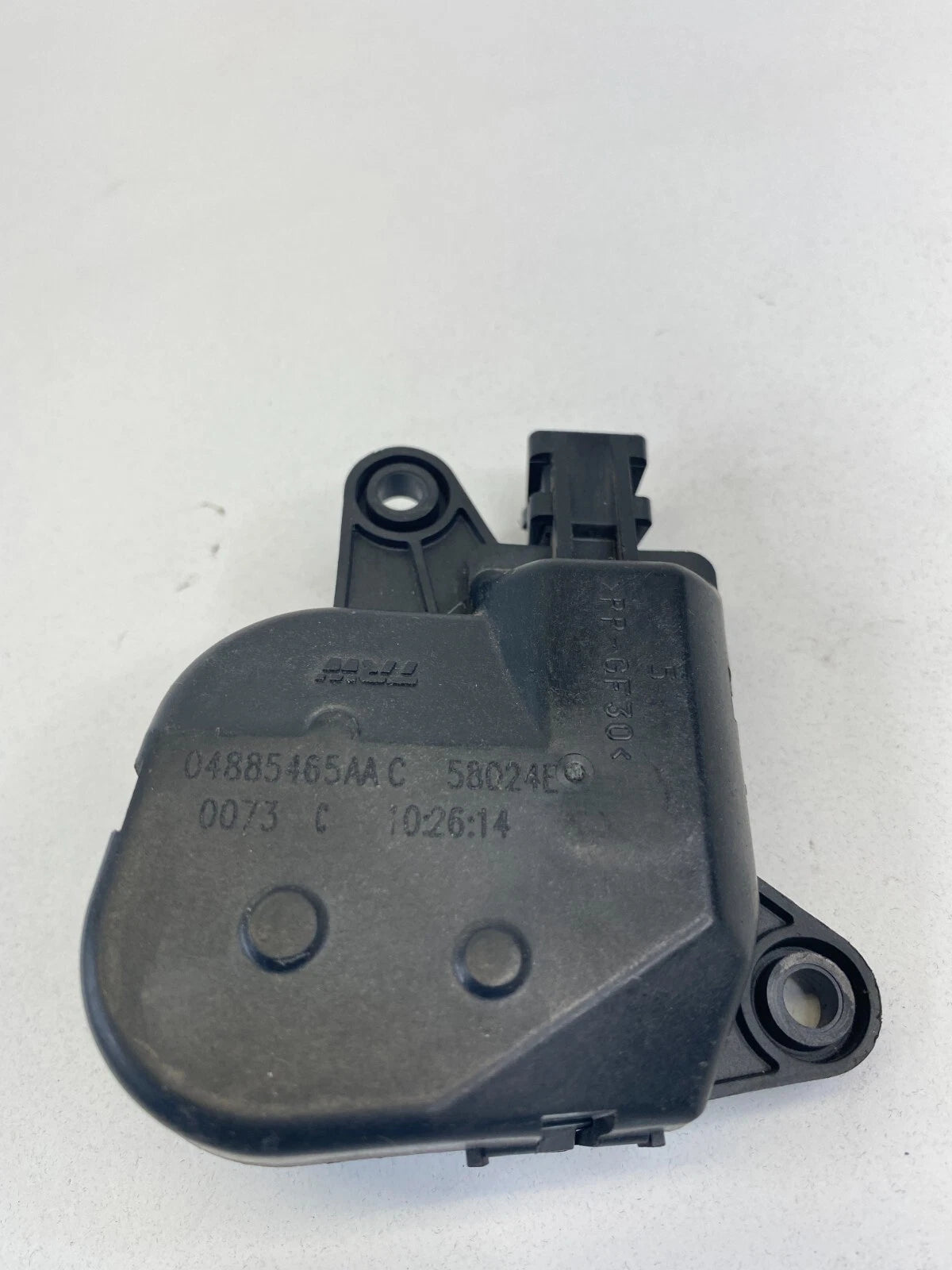 01-05 DODGE GRAND CARAVAN A/C HEATER FLAP BLEND DOOR ACTUATOR MOTOR 4885465AA