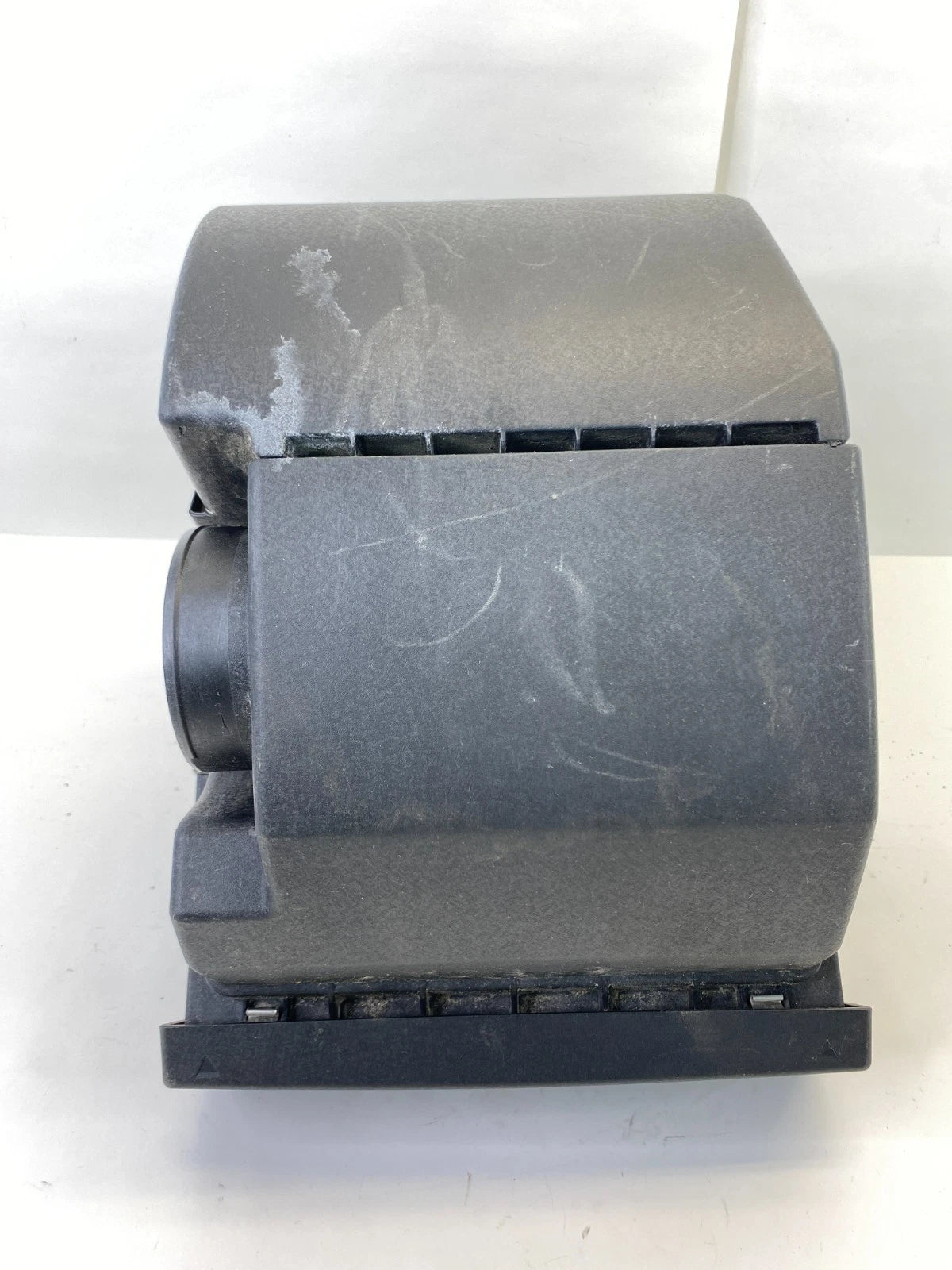 16-18 Kia Sorento 2.4L L4 AIR INTAKE CLEANER FILTER HOUSING BOX 28100-C6100 OEM