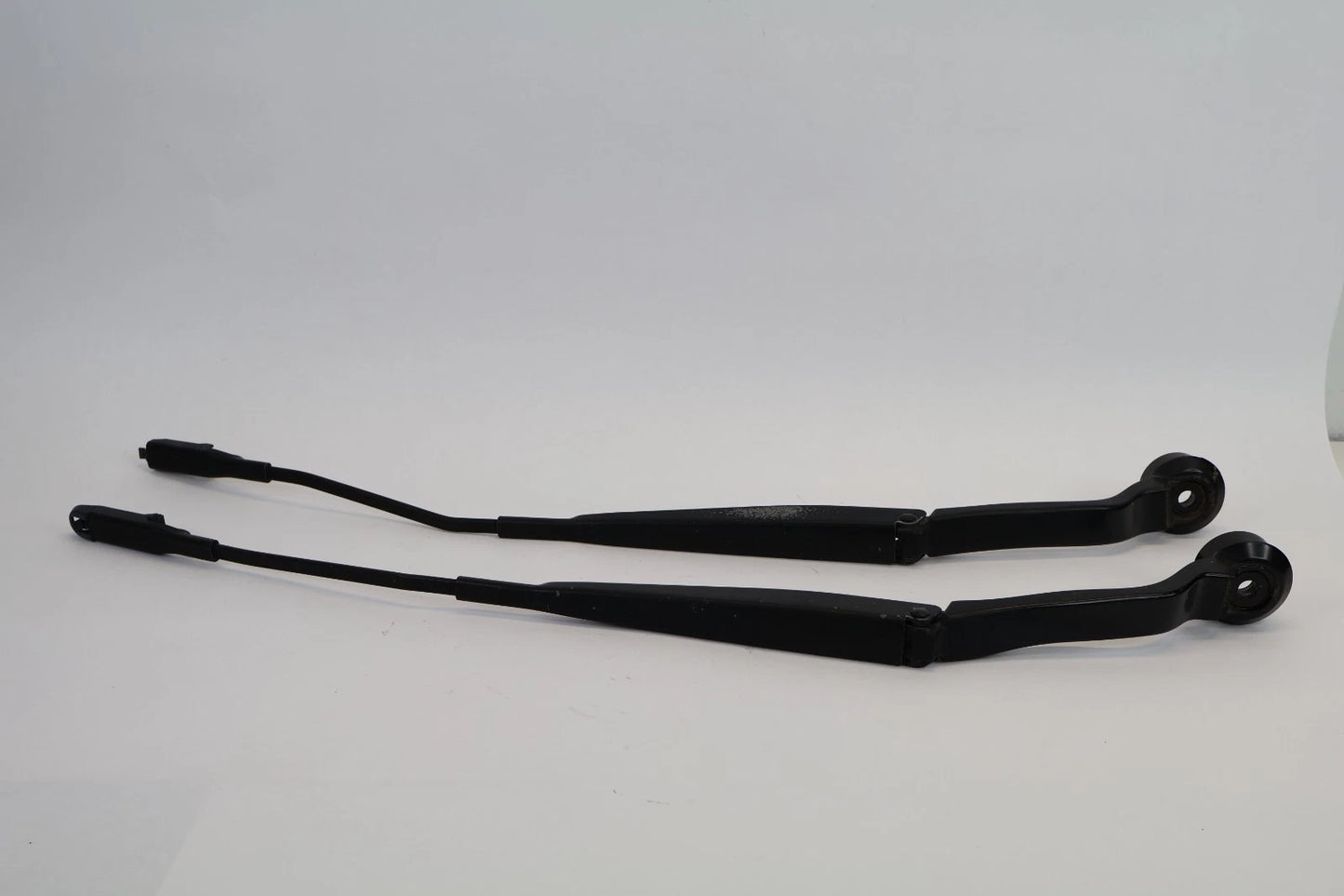 2013-2019 FORD ESCAPE FRONT WINDSHIELD WIPER ARM LEFT & RIGHT CJ54-17C495-AE OEM