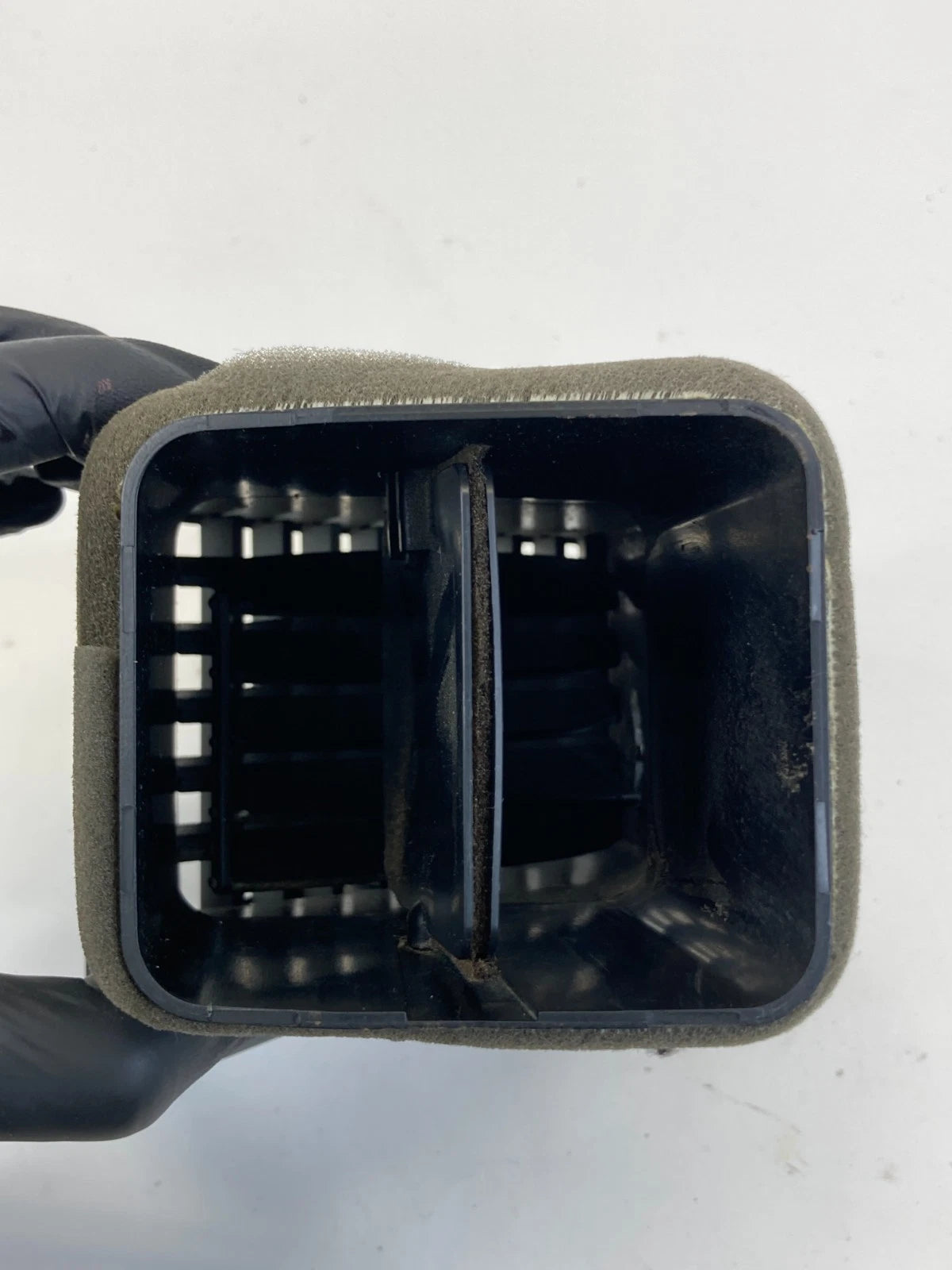 2005-2007 TOYOTA AVALON DASH RIGHT PASSENGER AC AIR VENT OUTLET DUCT 55680-07010