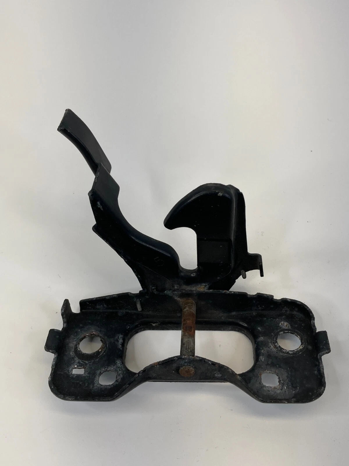 2008-2011 CHRYSLER TOWN & COUNTRY HOOD LOCK LATCH STRIKER HANDLE ASSEMBLY