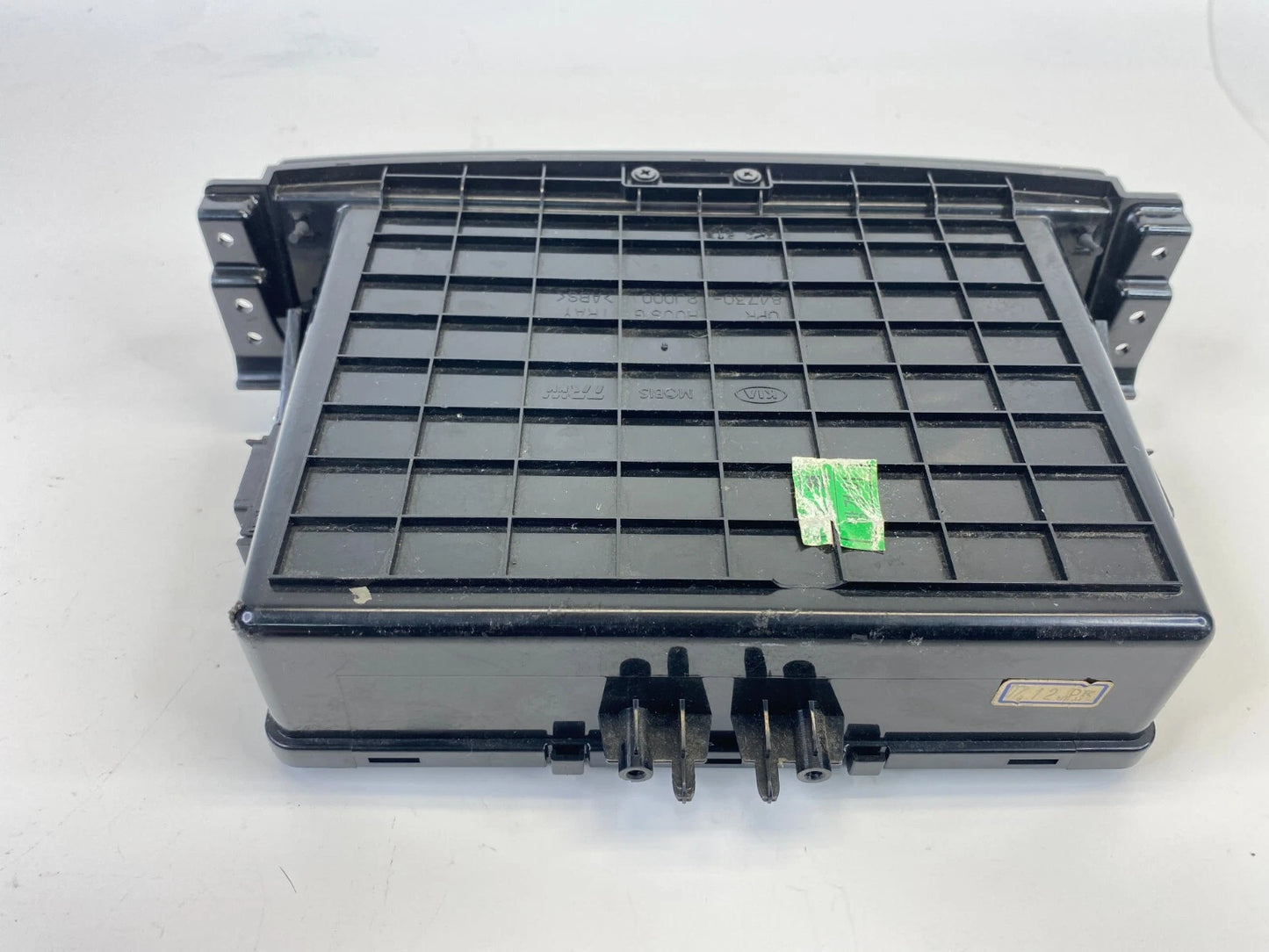 2009 2010 2011 KIA BORREGO CENTER DASH UPPER STORAGE COMPARTMENT 84730-2J000 OEM