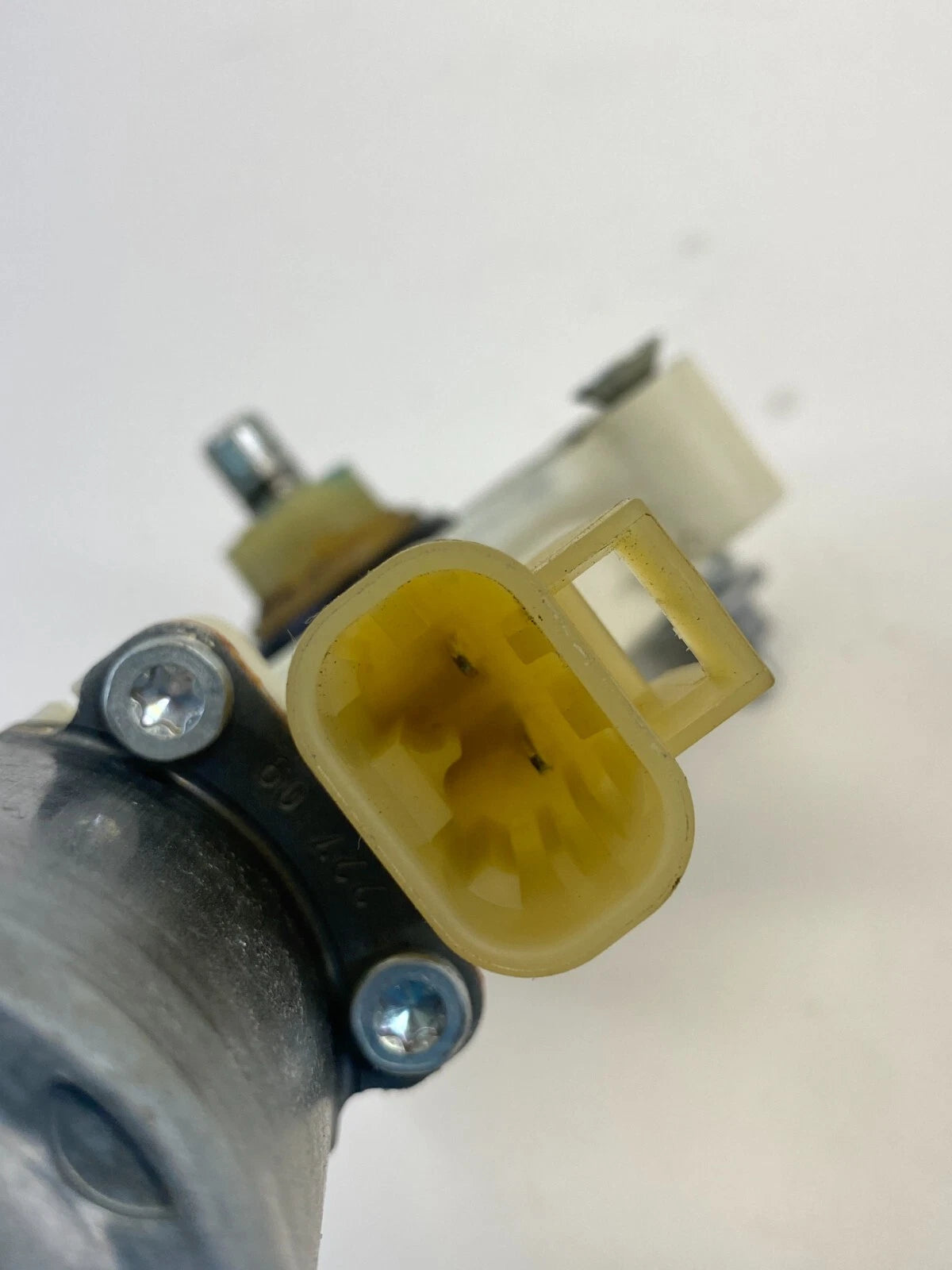 2009-2012 CHEVROLET TRAVERSE FRONT RIGHT SIDE DOOR POWER WINDOW MOTOR 25901213