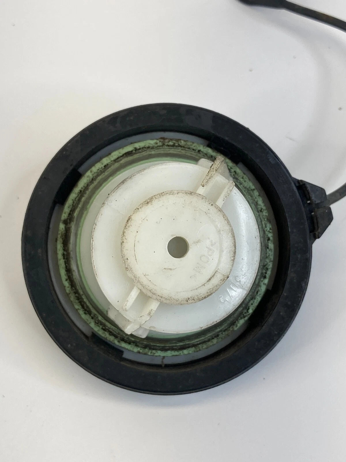 2004-2012 CHEVROLET COLORADO 3.5L V6 A/T FUEL FILLER GAS LID CAP COVER OEM