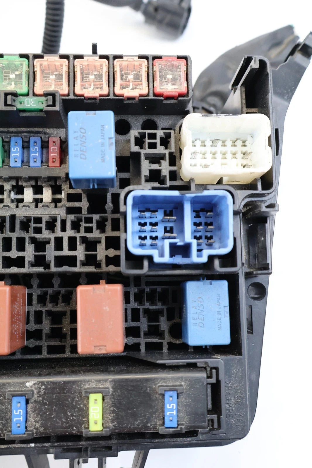 2010-2013 SUZUKI KIZASHI 2.4L ENGINE FUSE BOX JUNCTION BLOCK UNIT 36068-57L60