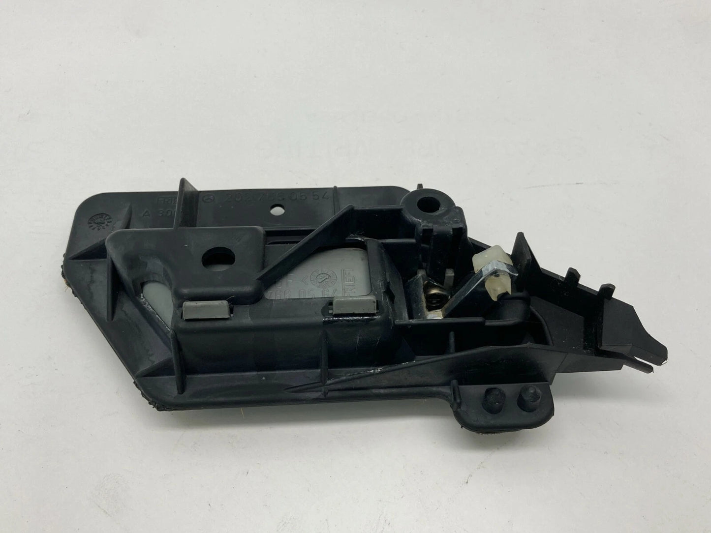 1994-1997 MERCEDES-BENZ C280 C220 FRONT LEFT INTERIOR DOOR HANDLE 2027660554
