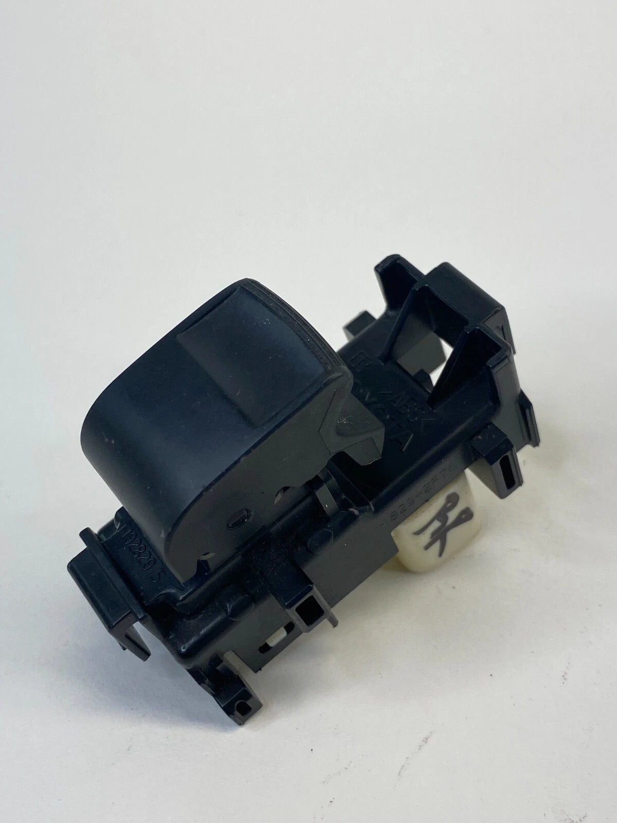 2008-2015 SCION XB REAR RIGHT SIDE DOOR POWER WINDOW SWITCH BUTTON 1928295 OEM