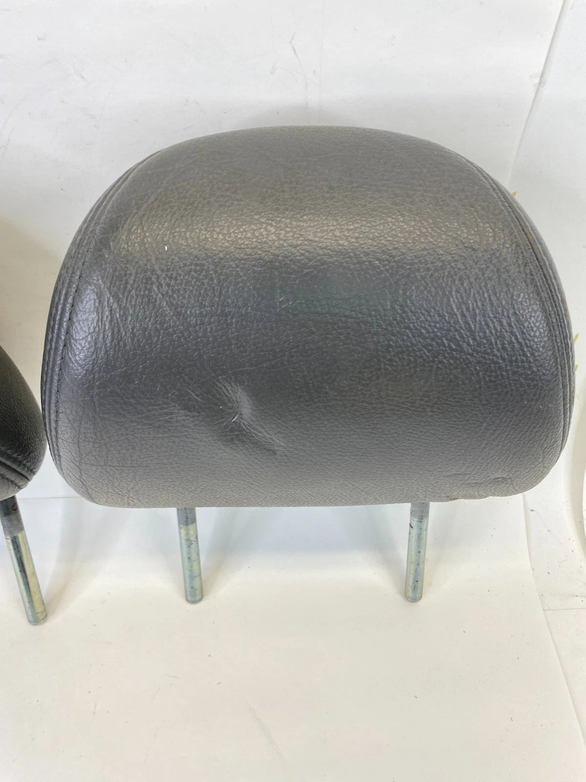 05-07 HONDA ODYSSEY DRIVER PASSENGER SIDE FRONT SEAT HEAD REST SUPPORT SET OEM