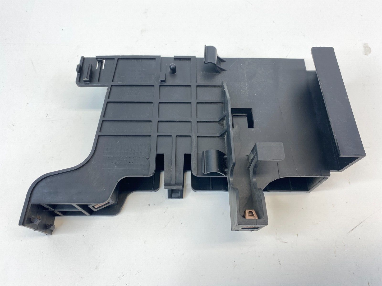 2014-2018 Chevrolet Sonic Communication System Module Bracket Support 95351896