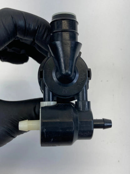 13-19 FORD EXPLORER INTERCEPTOR UTILITY WINDSHIELD WIPER WASHER FLUID PUMP OEM