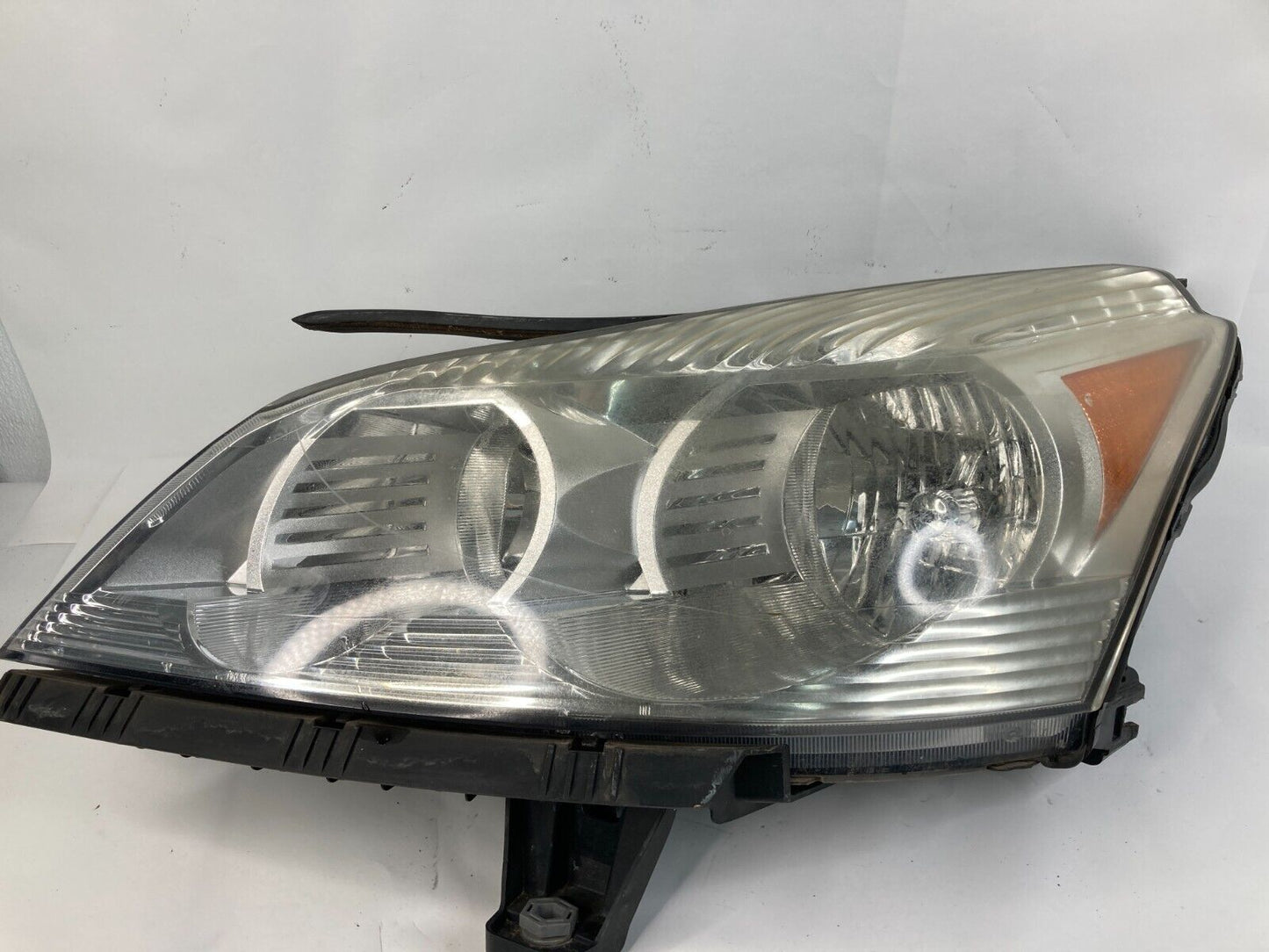 2009-2012 Chevrolet Traverse Front Left Driver Side Headlight Headlamp 20840411