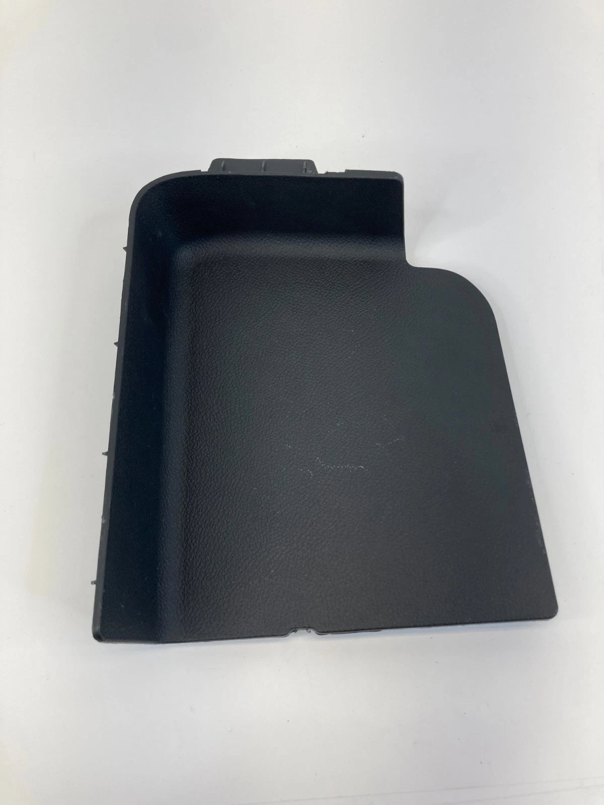 2015-2019 Chevrolet Trax Left Side Interior Tail Light Access Trim Cover Assy