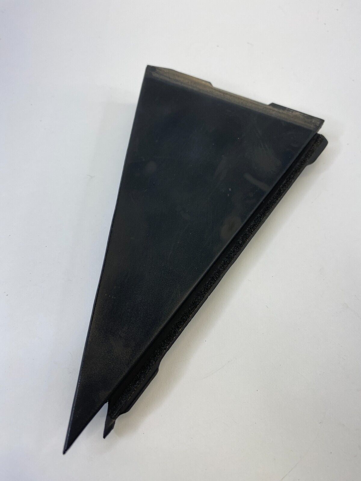 09 10 Hyundai Elantra Sedan Rear Right Exterior Delta Corner Molding 83830-2H000