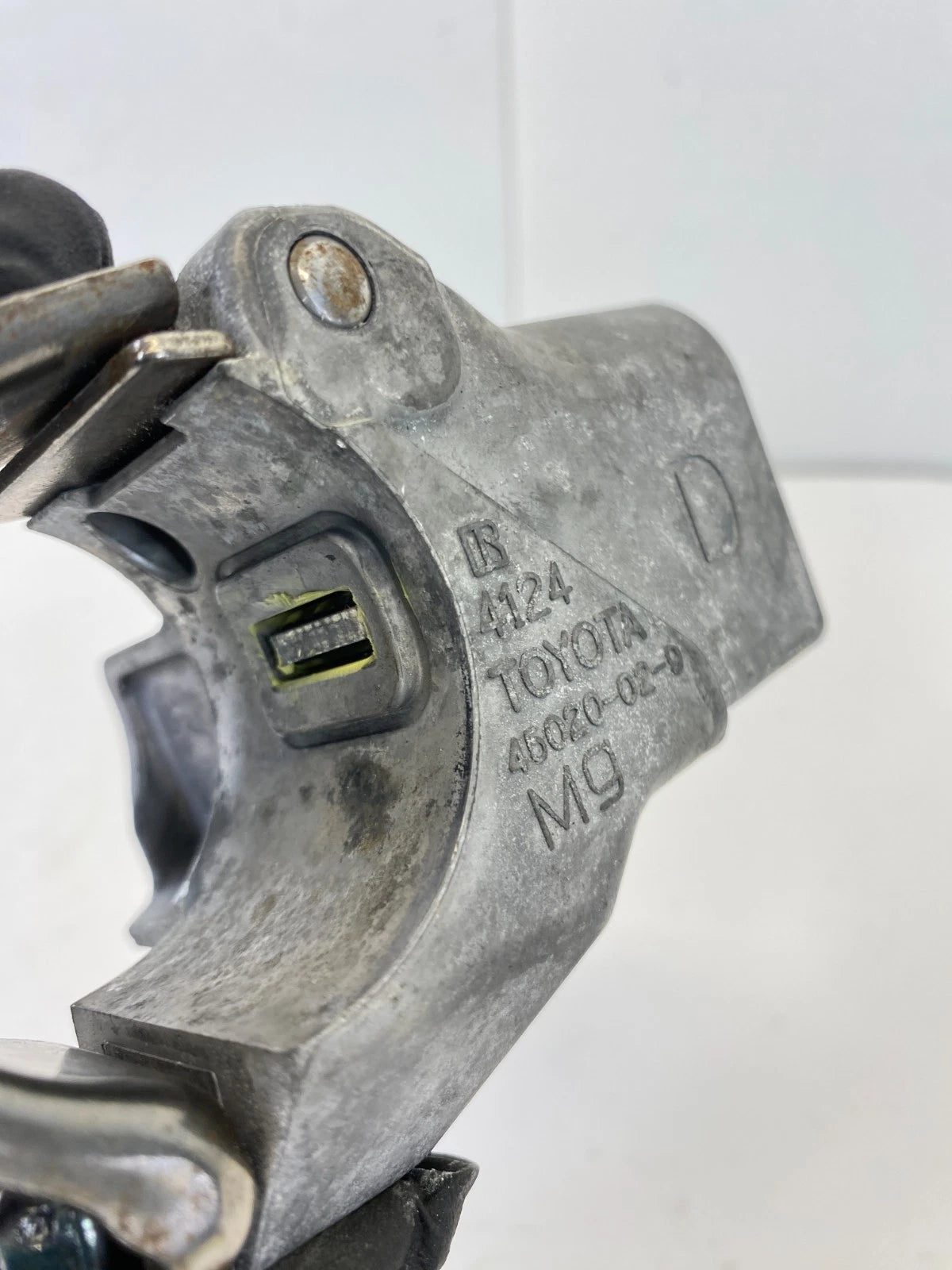 2014-2019 TOYOTA COROLLA STEERING COLUMN IGNITION LOCK MODULE OEM 45020-02-9