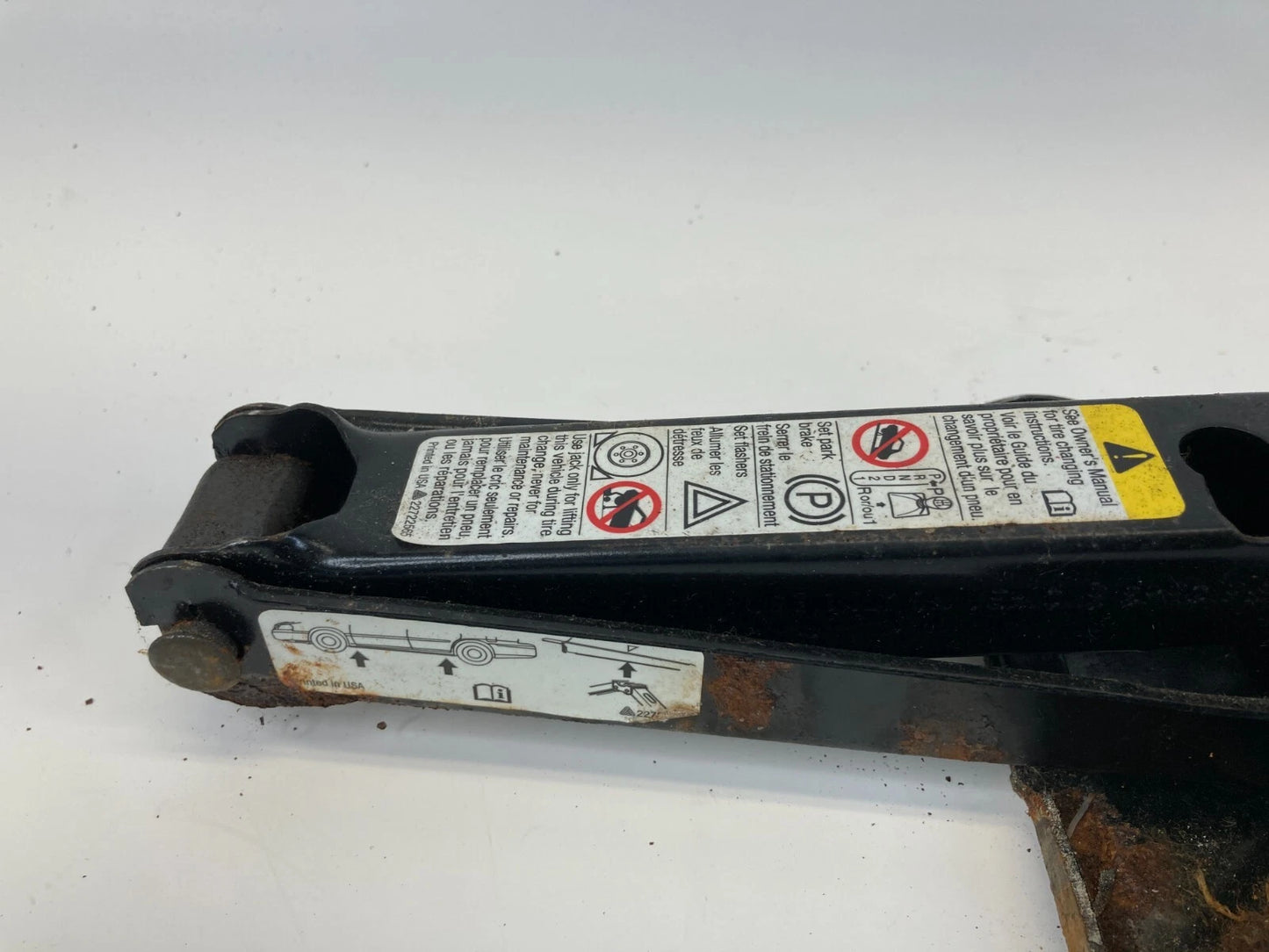 04-07 GRAND PRIX LACROSSE EMERGENCY SPARE TIRE JACK & TOOL LUG WRENCH 22722565