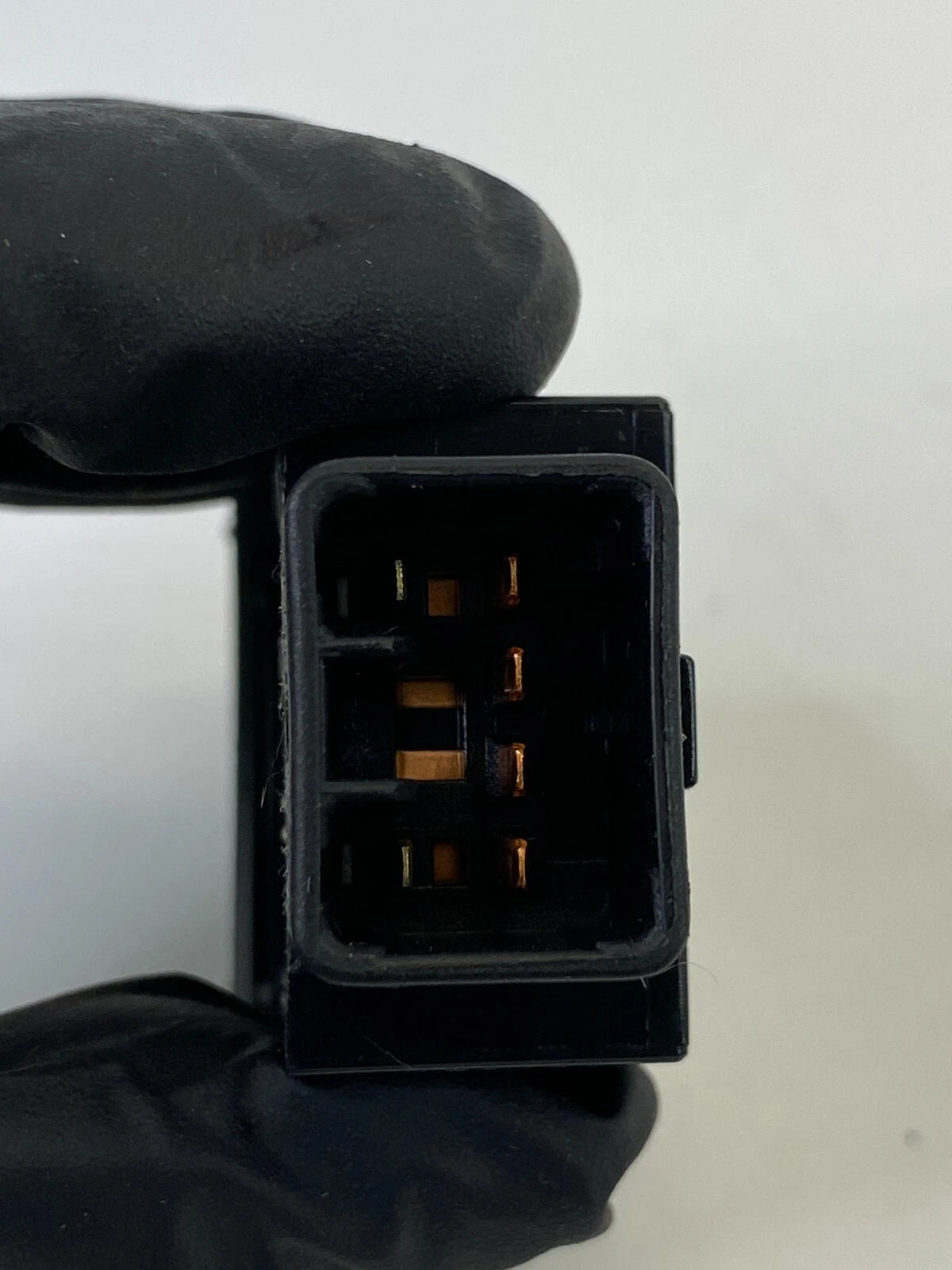 2004-2006 KIA SPECTRA SEDAN TRUNK DECK LID RELEASE OPEN SWITCH BUTTON OEM
