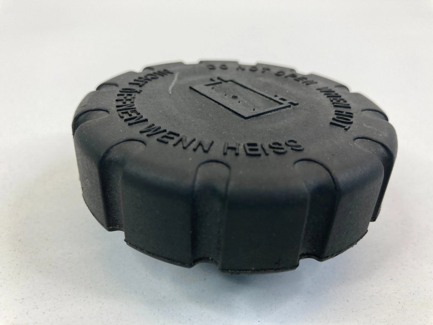 2003-2009 MERCEDES-BENZ E320 RADIATOR COOLANT EXPANSION RESEVOIR CAP COVER OEM