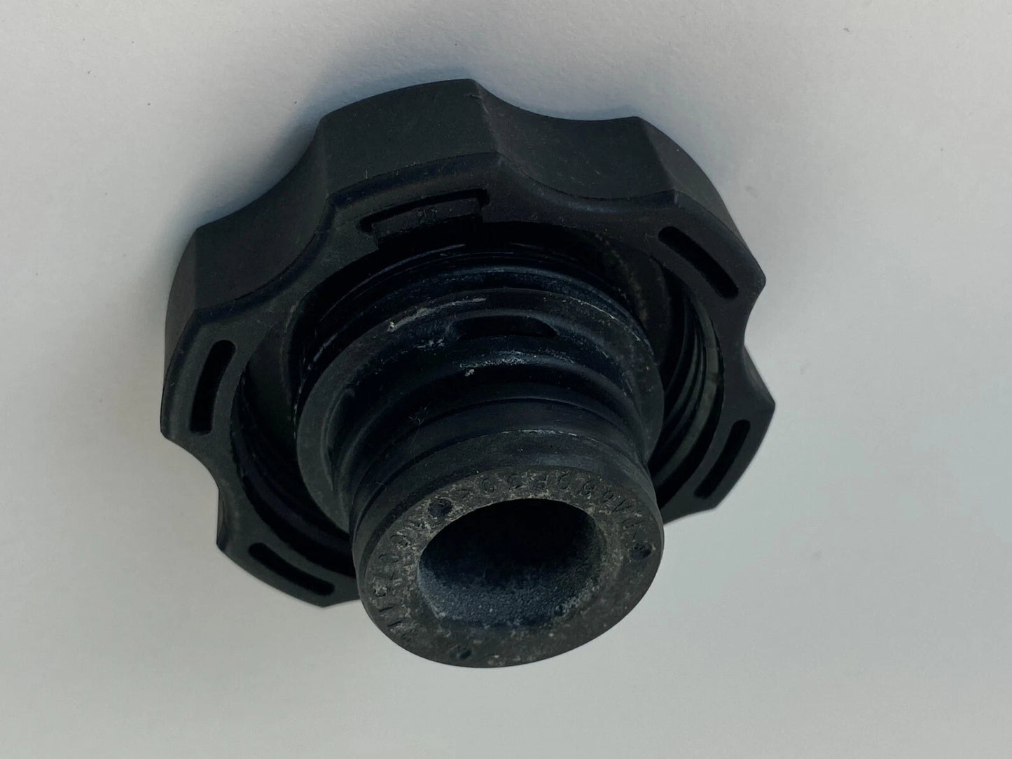 2005-2017 CHEVROLET EQUINOX RADIATOR COOLANT OVERFLOW TANK CAP LID TRIM 15075118